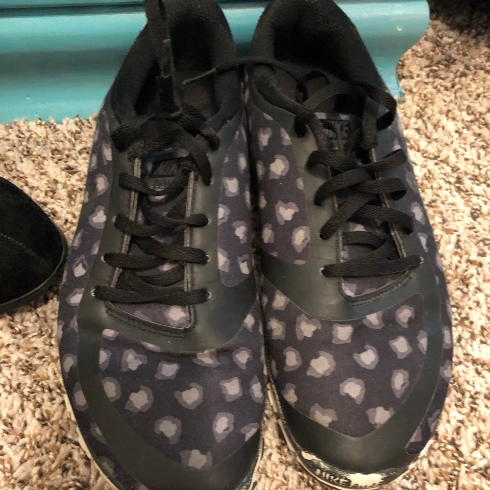 Women’s Nike shoes